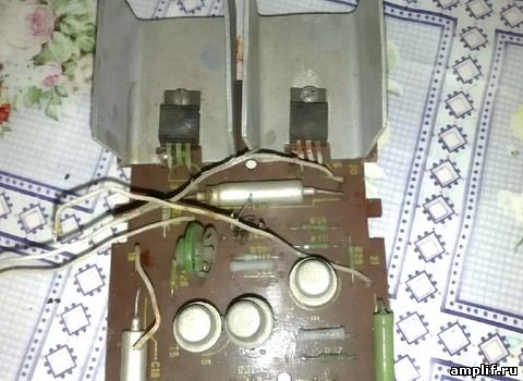 транзисторы на радиаторах в усилитель
